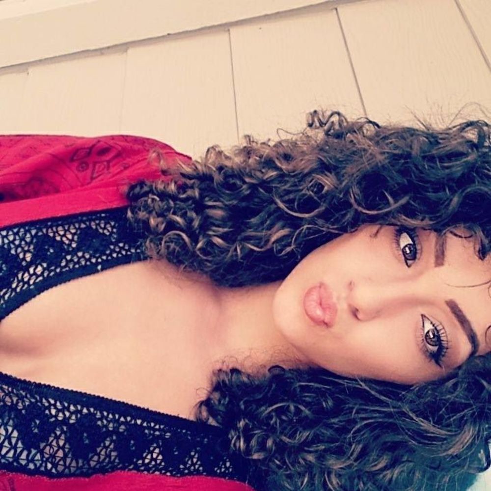 Meet your Posher, Donnica